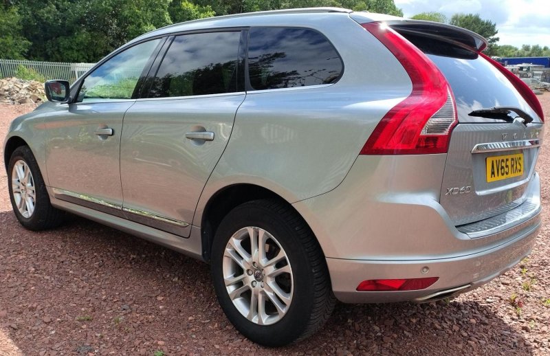 VOLVO XC60 2.4 D5 SE Lux Nav Auto AWD Euro 6 (s/s) 5dr