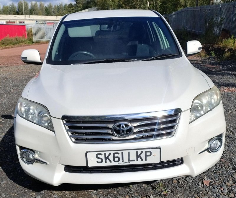 TOYOTA RAV4 2.2 D-CAT SR Auto 4WD Euro 5 5dr